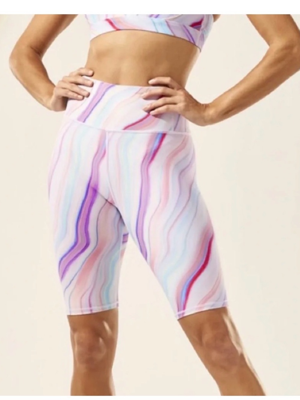 Athleta Love Proudly 7in bike short size small good condition